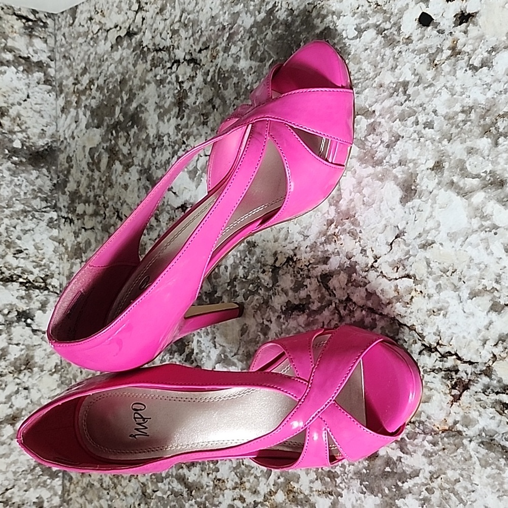 Pink patent leather shoe by Impo size 9